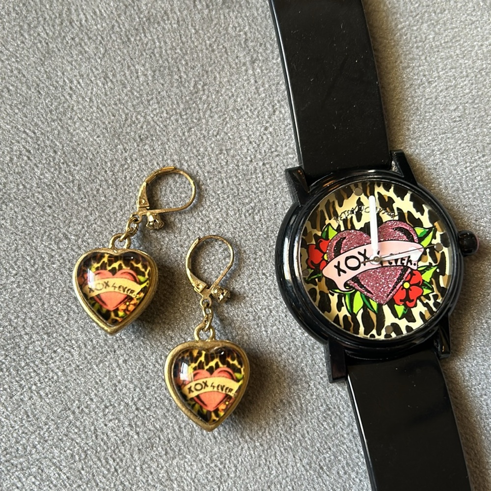 Betsey Johnson SET XOX Earrings and Watch XOX EUC needs battery